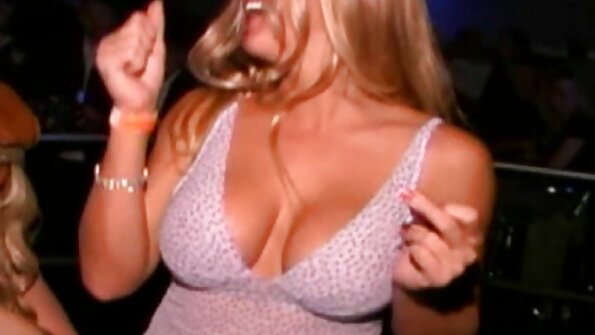 Helena S hunkert naar iets vlezigs gratis amateursexfilms en stijfs
