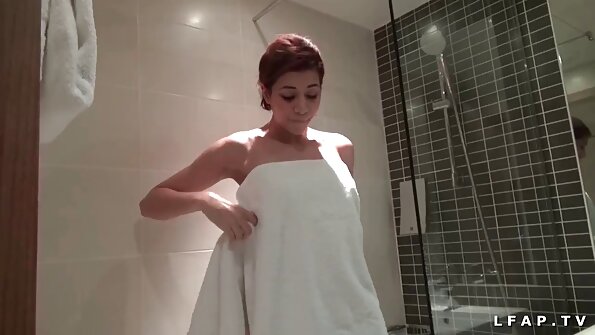 Sara Jay chantage door haar vuile verleden lange sexfilms